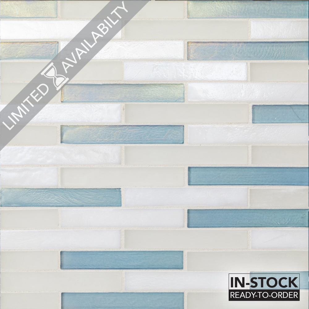 Linear Vibrato Mosaic Glass Tile in Blue/White